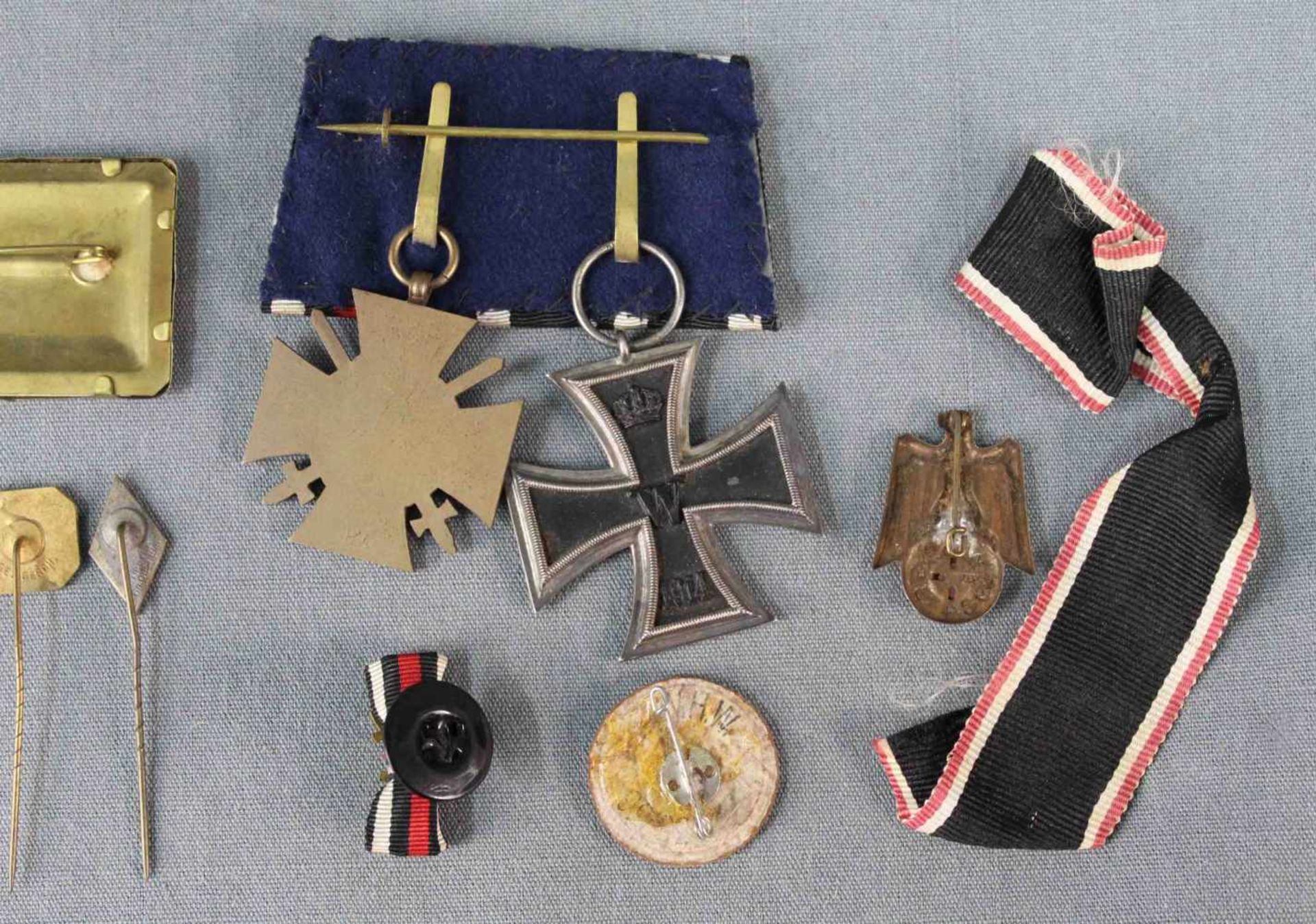 Orden und anderes. Darunter Eisernes Kreuz 1. Weltkrieg.Medals and other things. Among them Eisernes - Image 10 of 11