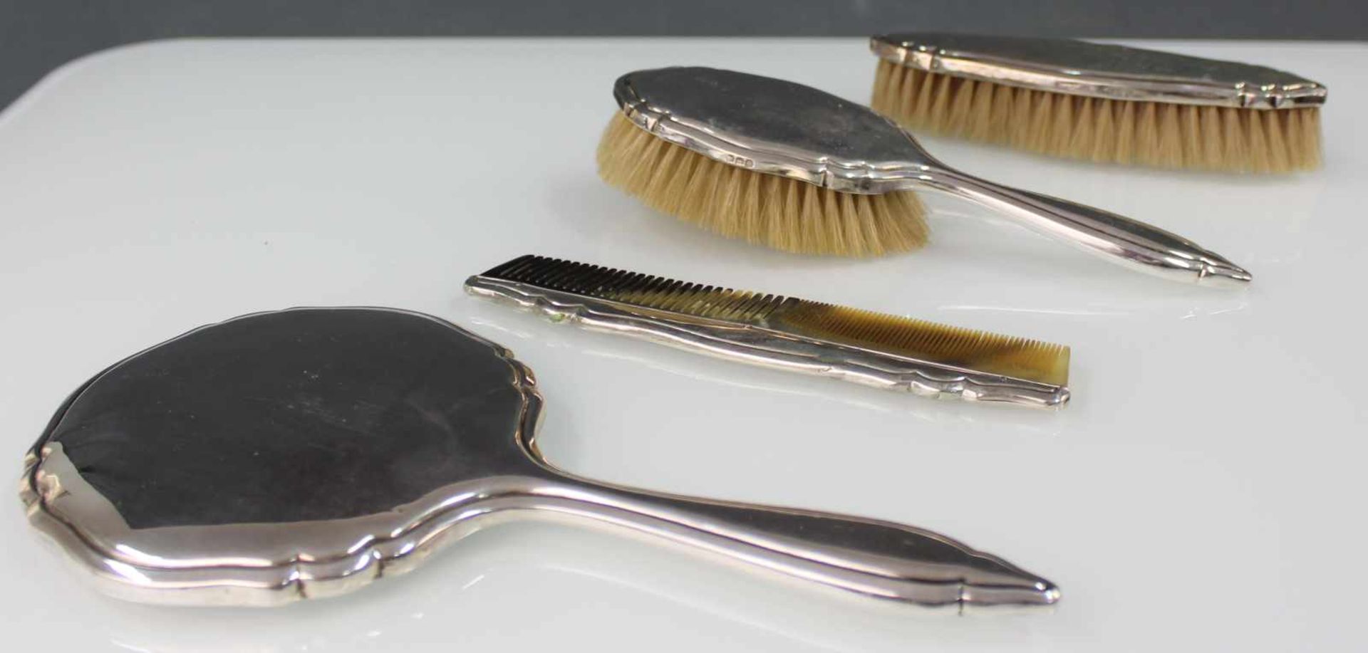 Frisier- Set, Silber 800. Halbmond / Krone.513 Gramm Gesamtgewicht. Bis 25,5 cm lang.Hairdressing - Image 2 of 7