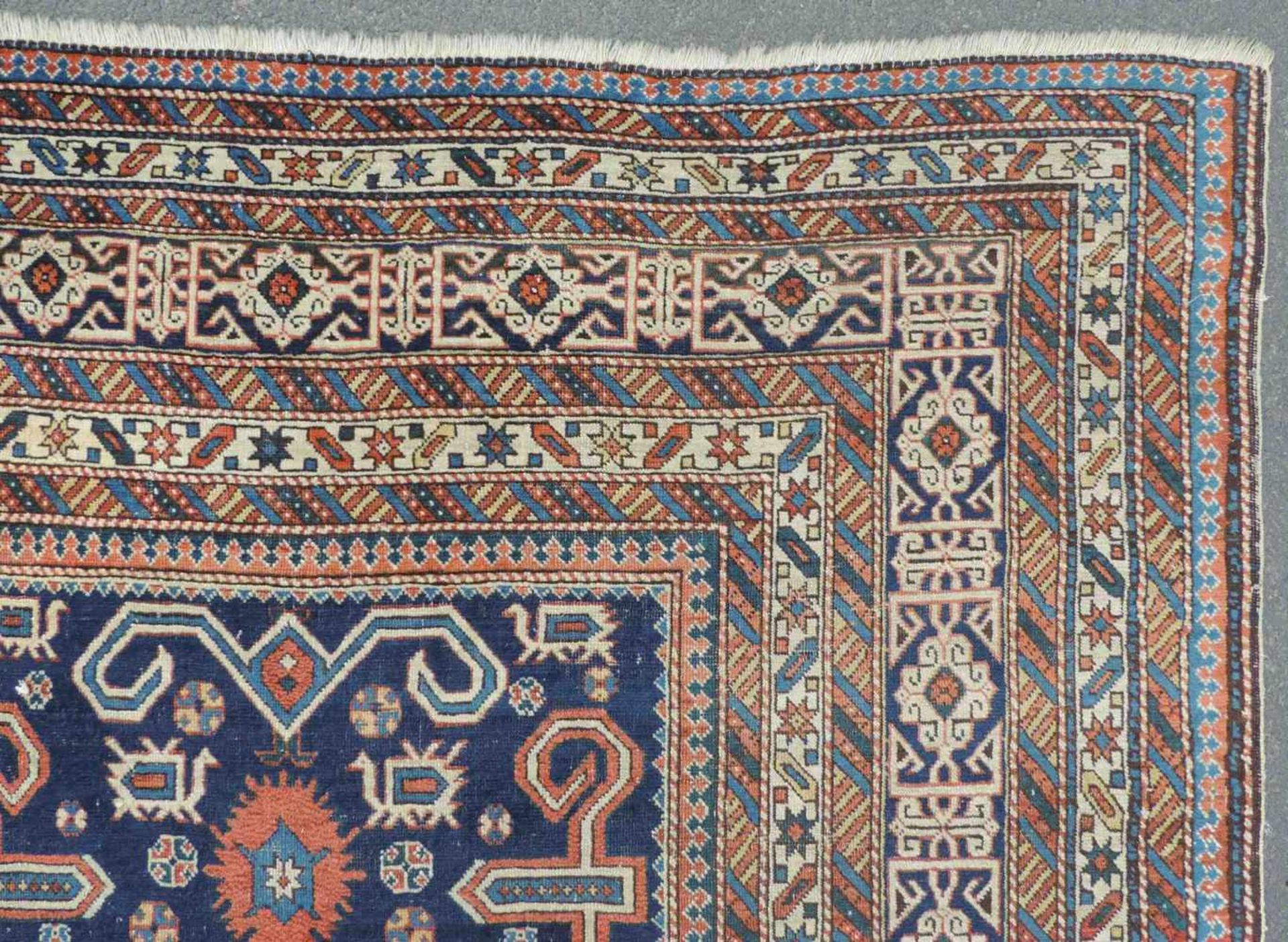 Perepedil Teppich. Kaukasus. Antik, um 1900.260 cm x 162 cm. Handgeknüpft. Wolle auf Wolle. Wohl - Bild 13 aus 13