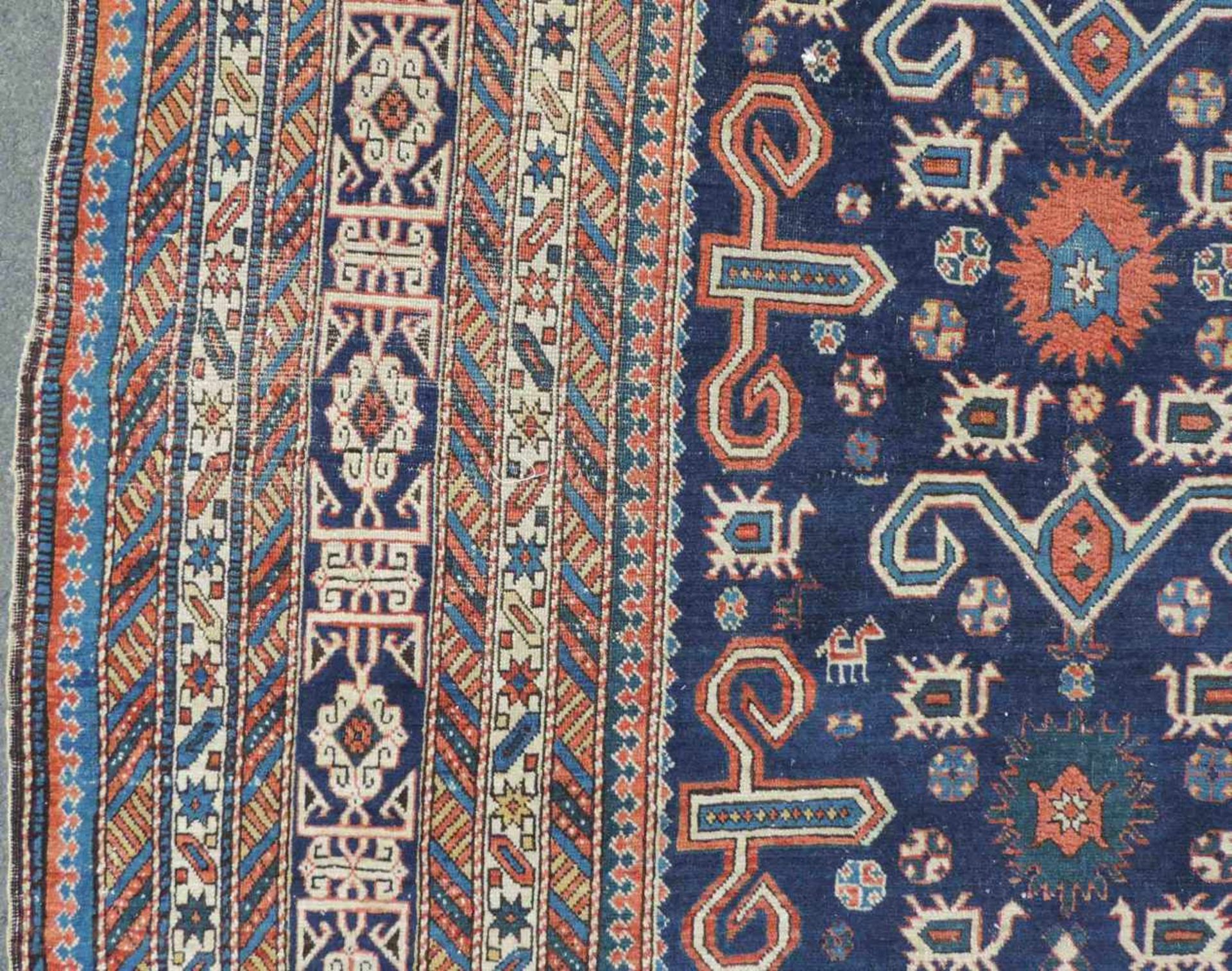 Perepedil Teppich. Kaukasus. Antik, um 1900.260 cm x 162 cm. Handgeknüpft. Wolle auf Wolle. Wohl - Bild 10 aus 13