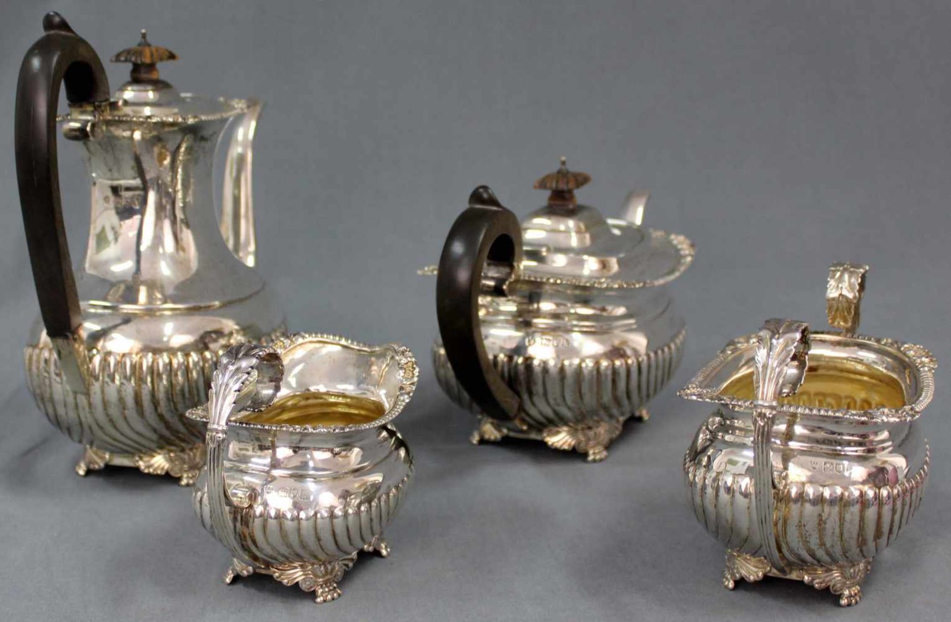 Englisches Tee- und Kaffeeservice, Silber 925. London, um 1905.1865 Gramm Gesamtgewicht. Bis 24 cm - Image 7 of 12