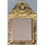 Spiegel im Barockstil. Alt.Bis 52 cm x 31 cm. Wohl um 1800. Glas auch alt.Baroque-style mirror.