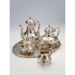 Dresdner Barock Kaffee-/Teegarnitur auf Tablett,Silber. Kaffeekanne (25,5cm), Teekanne (20cm),