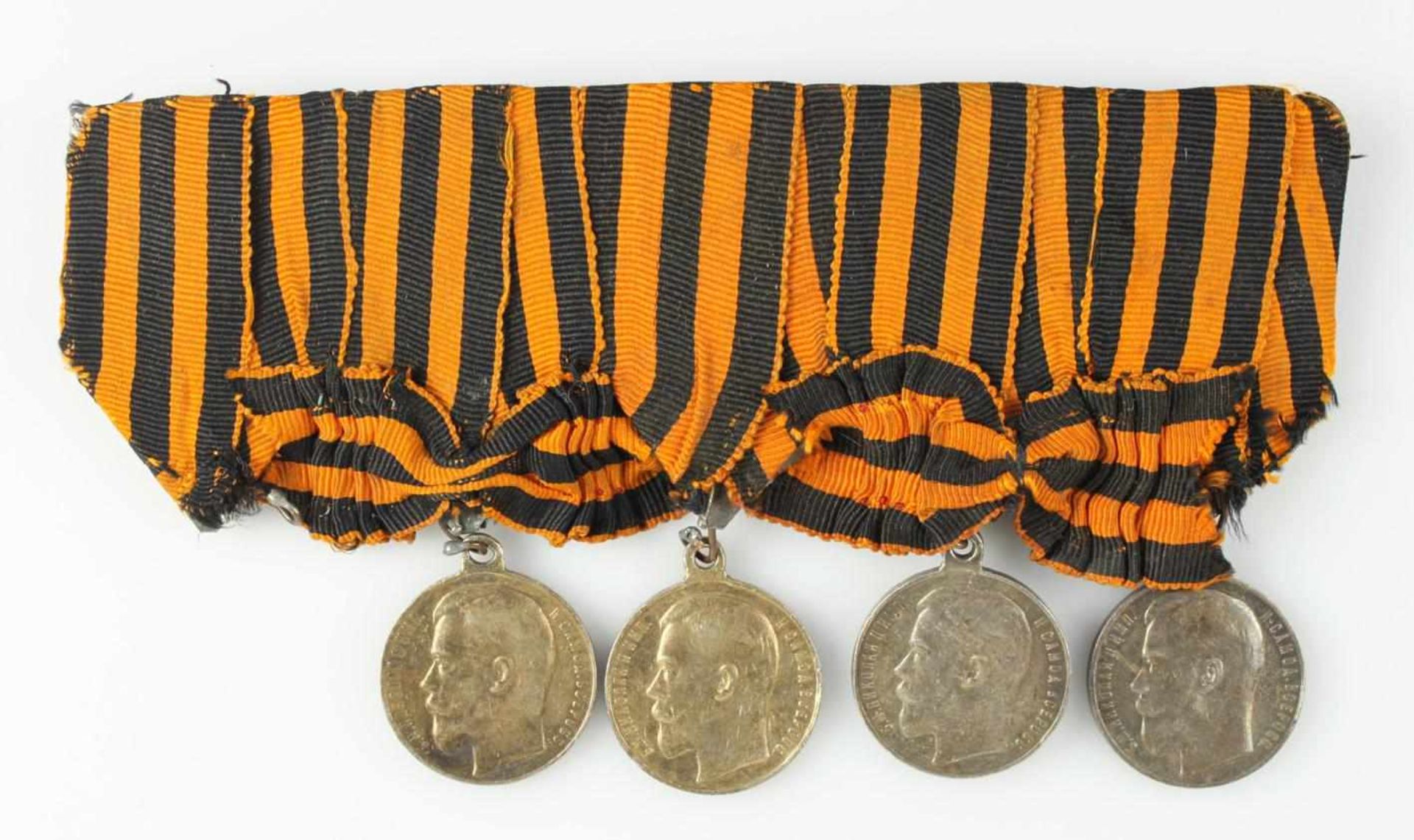 Medaillen für Tapferkeit,Zar Nikolaus II., Medaillen der 1. und 2. Klasse vergoldet, die Medaillen - Bild 3 aus 3