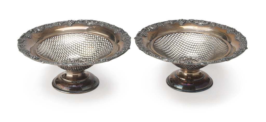 A PAIR OF SILVER-PLATED CAKESTANDS, LONDON 19TH CENTURY basin pierced to net and edges with branches