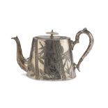 SILVER-PLATED TEAPOT, PUNCH LONDON 1835/1882 engraved with chinoiseries. Separators and knob in