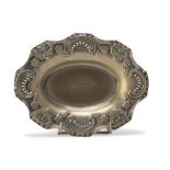 SAUCER IN SILVER-PLATED METAL, BIRMINGHAM 19TH CENTURY, smooth ground with ample edge embossed and