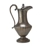 BIG SILVER-PLATED JUG, 20TH CENTURY smooth body with fluted basin, small eagle sculpture on the
