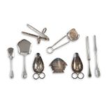 SILVER AND SILVERPLATED FLATWARE, POST 1968 Consisting of nine elements. Max. length cm. 18. SET