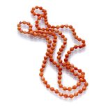 NECKLACE one thread of small spheres in pink coral. Length cm. 104, total weight gr. 58. COLLANA a