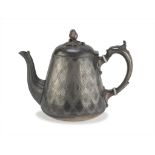 SILVER-PLATED TEAPOT, SHEFFIELD EARLY 20TH CENTURY body engraved with grid and handle with