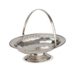 SILVERPLATED FRUIT BASKET, UNITED KINGDOM 20TH CENTURY oval shape with pierced edge. Measures cm. 11