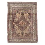 SMALL KIRMAN LAVER CARPET, EARLY 20TH CENTURYin wool and silk, with arabesque medallion and