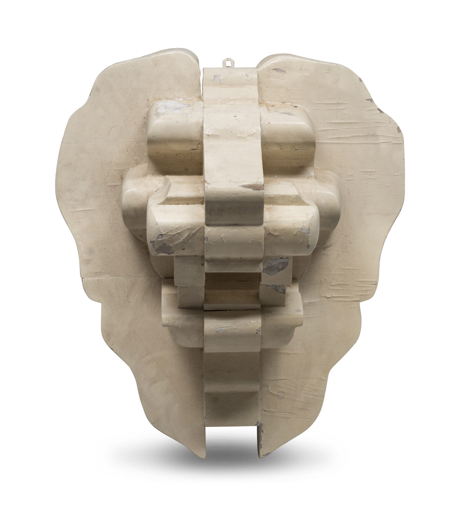 ANNE POIRIER (Marsiglia 1941) Lion's face, 1970s Wooden sculpture in white enamel, cm. 74 x 60 x