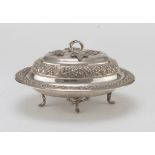 COVERED VEGETABLE DISH IN SILVER, PROBABLY GERMANY 19TH CENTURY oval shape with edges embossed