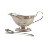 SILVER PLATED GRAVY BOAT, EARLY 20TH CENTURY smooth body. Measures cm. 9 x 8 x 17. SALSIERA IN