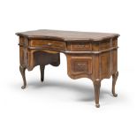 RARE WALNUT DESK, VENICE 18TH CENTURY with reserves and edgings in violet wood. Front with one