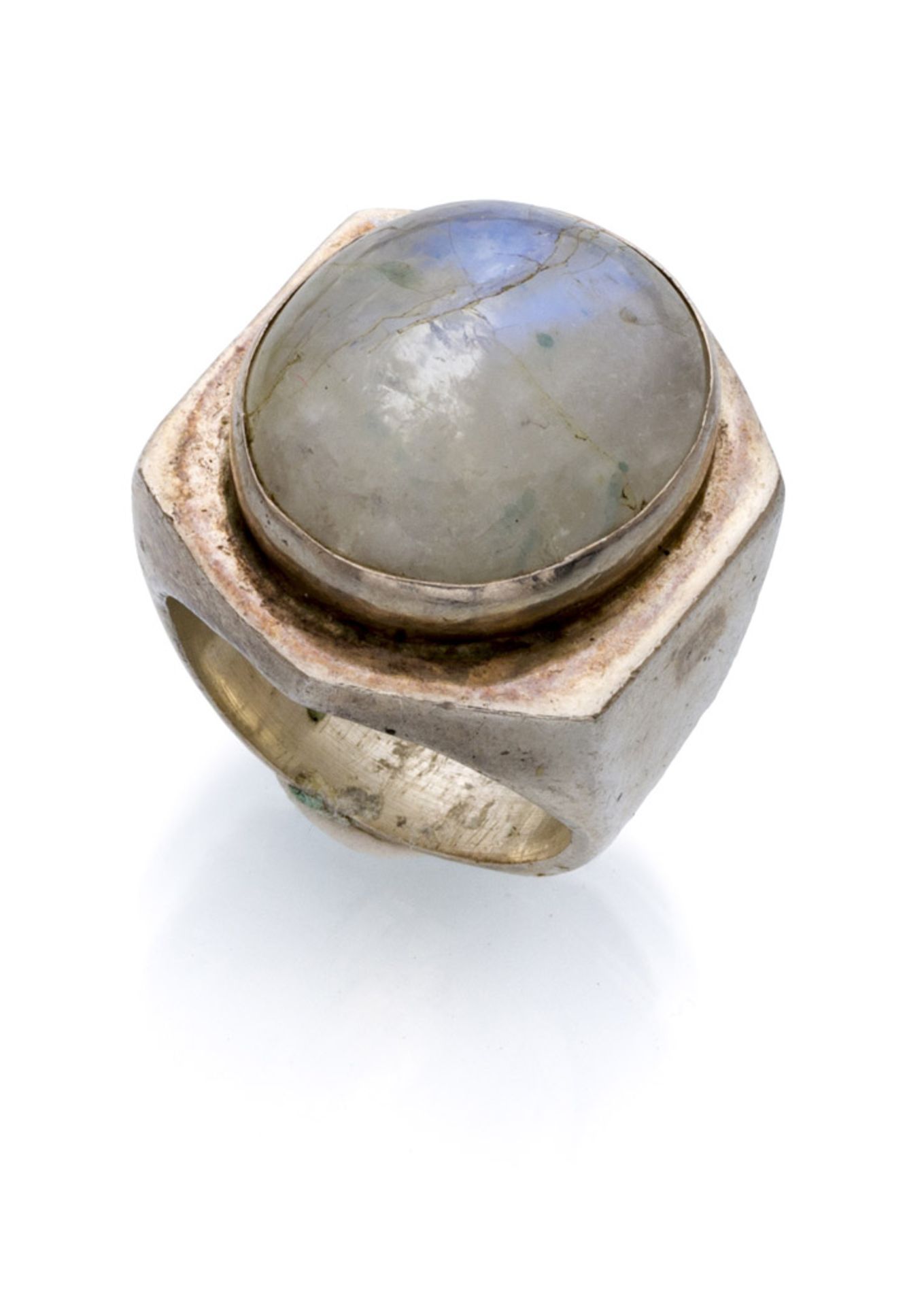 RING with mount of geometric drawing in silver and stone of central moon. Total weight gr. 29 ANELLO