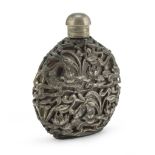 PERFUME BOTTLE IN SILVER AND GLASS, ENGLAND ART NOUVEAU PERIOD squeezed shape pierced to motifs of