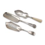 THREE SILVER SERVING SHOVELS, PUNCHES ITALY AND UNITED KINGDOM 19TH CENTURY one pierced and