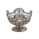 BREAD BASKET IN SILVER, PUNCH SHEFFIELD 1911 pierced body, decorated with floral garlands.