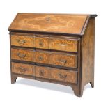 FLIP-TOP CABINET IN WALNUT, PIEDMONT SECOLO reserves in boxwood with floral scrolls and edges in