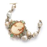 BEAUTIFUL BRACELET in gold 9 kts. and silver with pearl mesh and central cameo with profile of