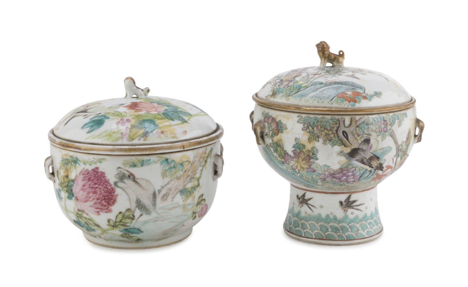 TWO POLYCHROME ENAMELLED PORCELAIN SERVING BOWLS WITH LIDS, CHINA FIRST HALF OF THE 20TH CENTURY