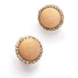 BEAUTIFUL PAIR OF EARRINGS in yellow gold 18 kts., with corals framed by a line of antique cut