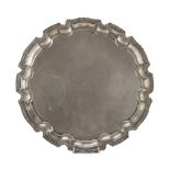 SALVER IN SILVER, PUNCH MILAN 1944/1968 with fluted mixtilineal edge and claw feet. Silversmith