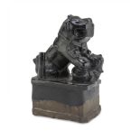 SCULPTURE IN GLAZED CERAMICS, CHINA 20TH CENTURY representing a Shishi in protective pose.