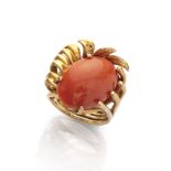 RING with mount in yellow gold 18 kts., central red coral framed by leaves. Total weight gr. 13,