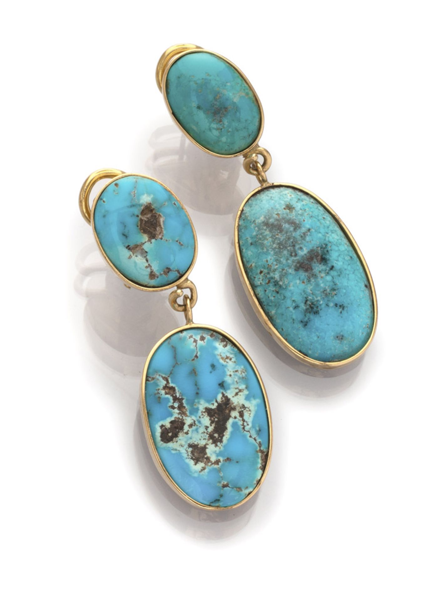 BEAUTIFUL EARRINGS in yellow gold 18 kts., with pendants of oval cut turquoise. Length cm. 4,5,
