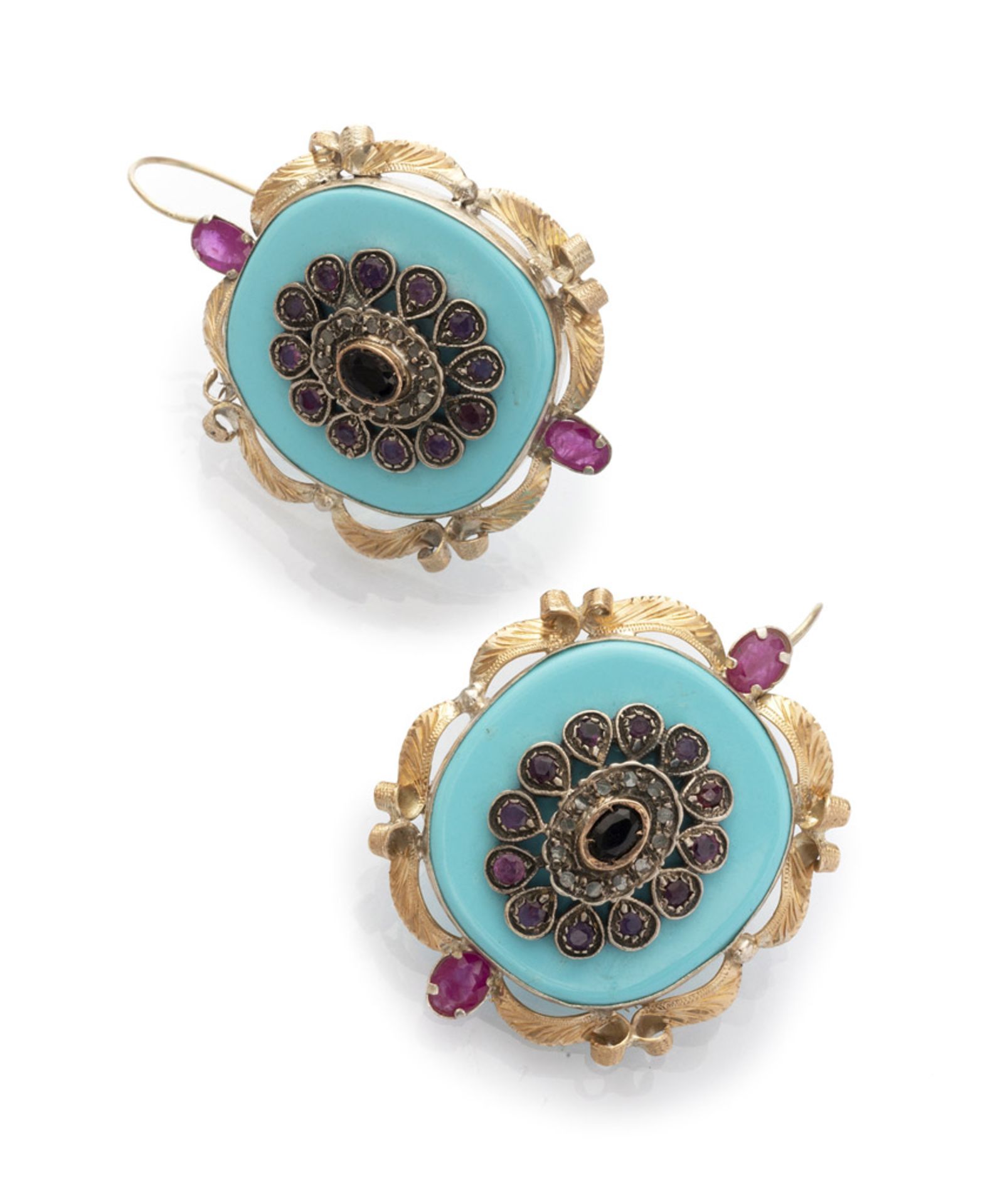 BEAUTIFUL PAIR OF EARRINGS in yellow gold and silver, with turquoise framed by a ribbon in gold