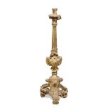 PROCESSION CANDELABRA IN GILTWOOD, ROME 18TH CENTURY with fluted shaft, sculpted to floral motifs.