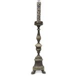 CANDLESTICK IN SILVER-PLATED WOOD, 18TH CENTURY with baluster knots and webbed feet. h. cm. 82.
