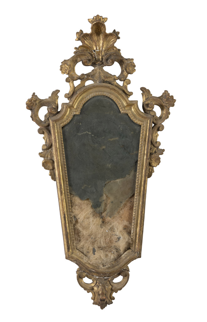 A PAIR OF SMALL MIRRORS IN GILTWOOD, VENETIAN 18TH CENTURY with friezes carved into small scrolls,