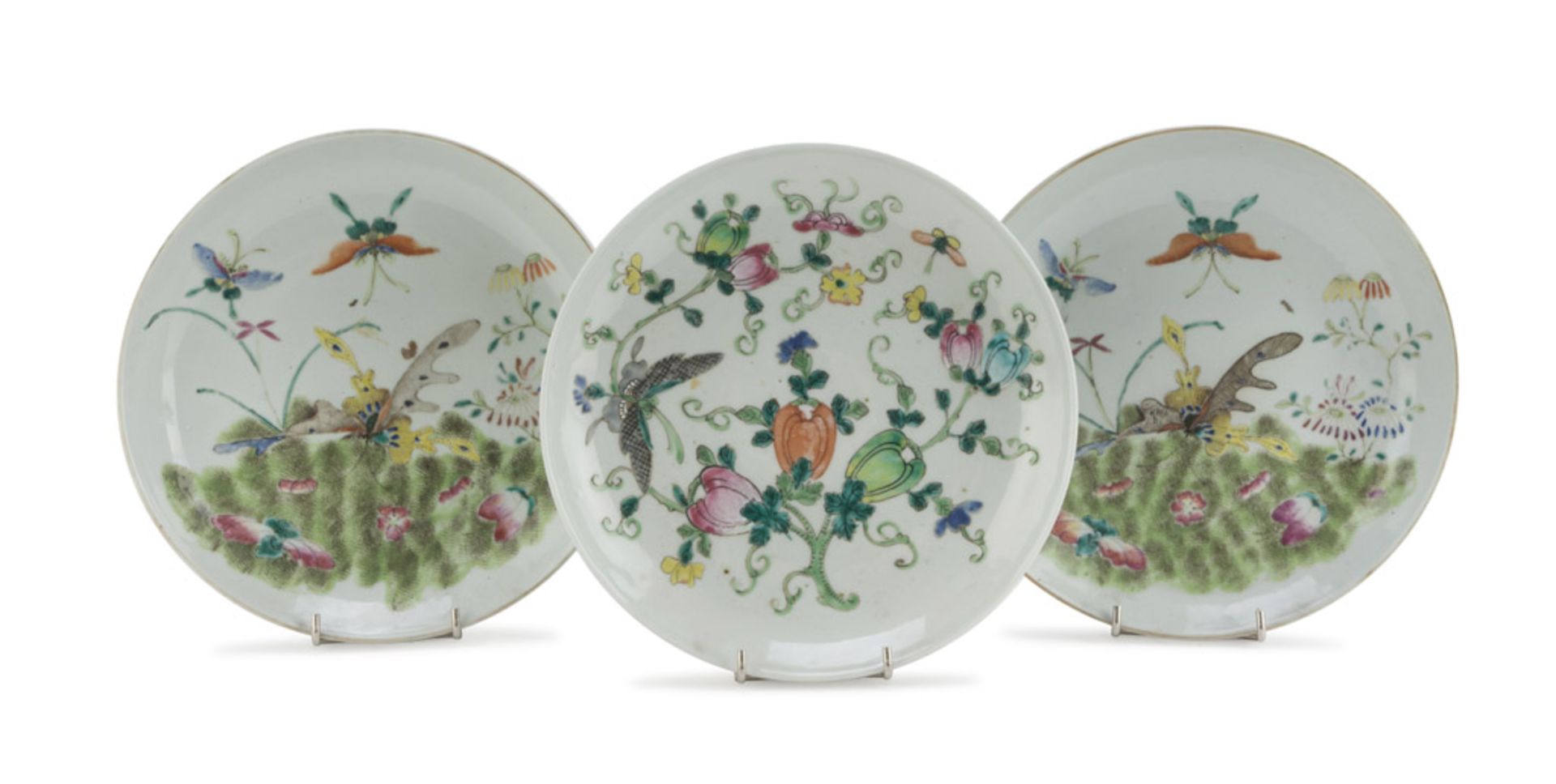 THREE POLYCHROME ENAMELLED PORCELAIN DISHES, CHINA LATE 19TH, EARLY 20TH CENTURY decorated with