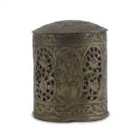 SMALL CONTAINER IN BRONZE, INDIA 20TH CENTURY cylindrical body decorated with floral interlacements,