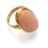 RING with mount in yellow gold 18 kts., and spool of pink coral. Total weight gr. 10,60. ANELLO