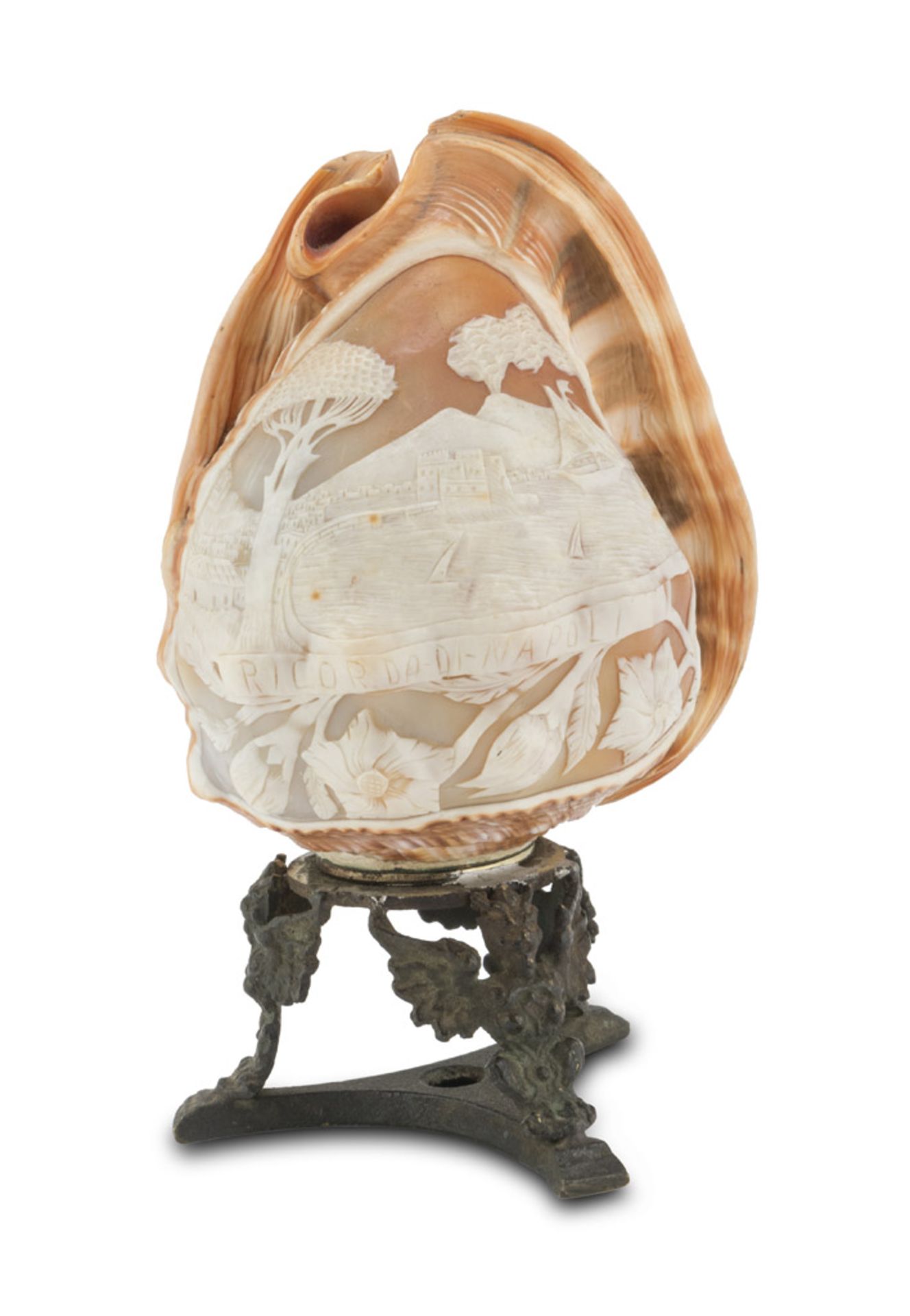 SHELL CAMEO, EARLY 20TH CENTURY decorated with view of the gulf of Naples, with the smoking