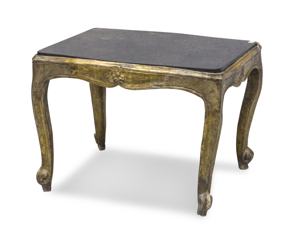 SMALL SIDE TABLE IN GILTWOOD, ELEMENTS OF THE 18TH CENTURY with posthumous top in black marble. Legs