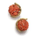 BEAUTIFUL EARRINGS with mount in yellow gold 18 kts. and corals red engraved with motif for