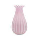 VASO IN VETRO, PROBABILMENTE ARCHIMEDE SEGUSO (Murano 1909 - 1999) a fondo rosa con sagoma