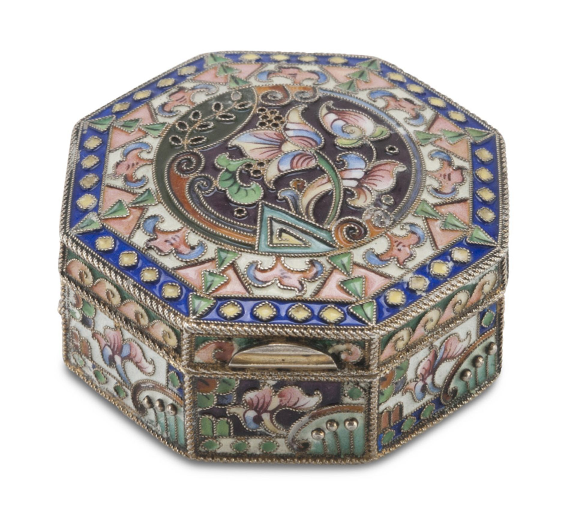 BEAUTIFUL BOX IN SILVER AND ENAMEL, PUNCH MOSCOW 1908/1926 polygonal shape, polychrome decorated