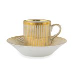 PORCELAIN CUP AND SAUCER, EARLY 19TH CENTURY decorated in gold. Measures cup, cm. 7 x 6 x 8. TAZZA E