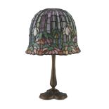 TABLE LAMP, TIFFANY STYLE, 20TH CENTURY with lampshade in leaded colored glasses and with floral