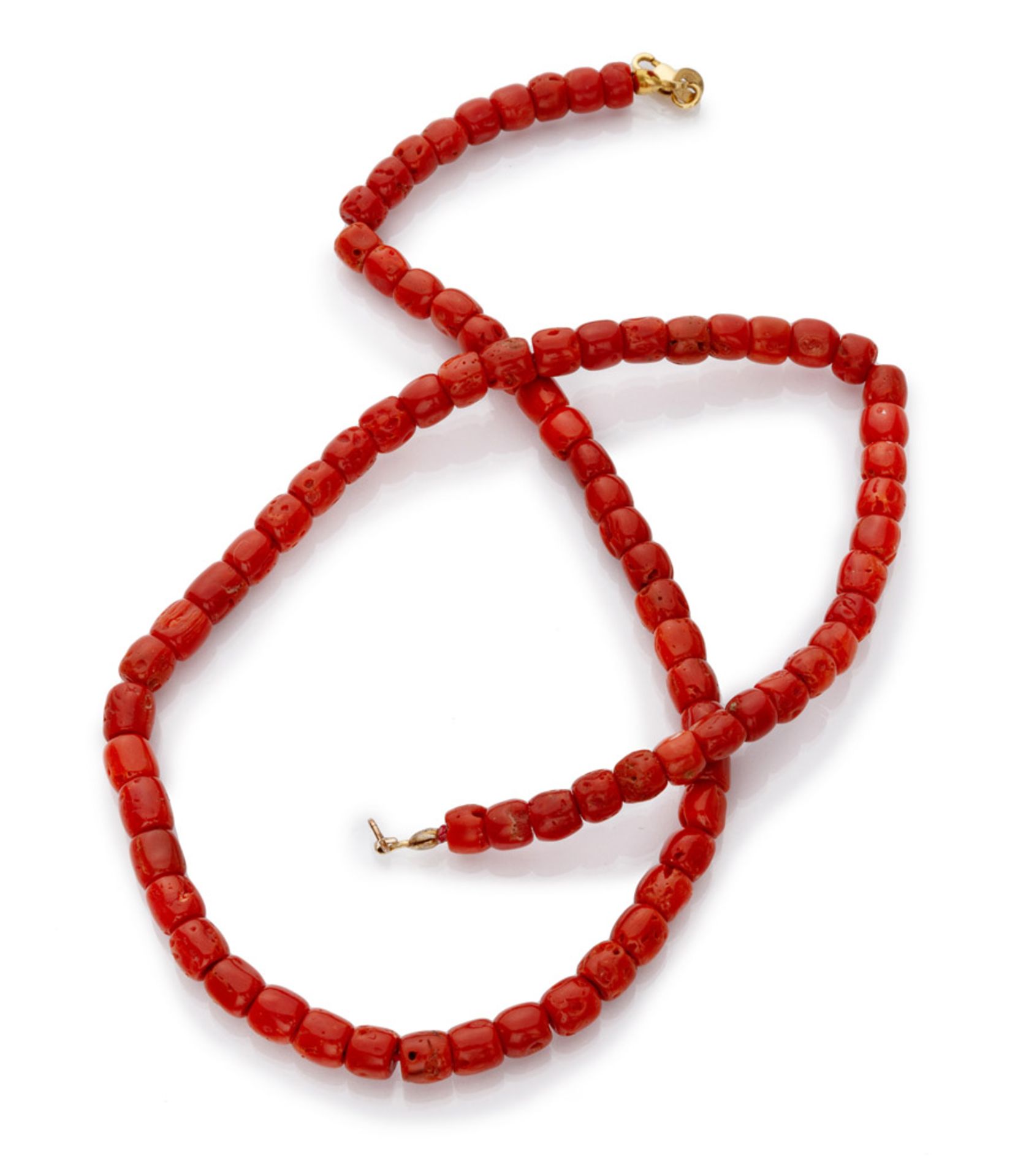 NECKLACE one thread with elements in red coral and clasp in gold 9 kts. Length cm. 48, total