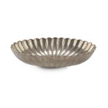 SILVERPLATED CENTERPIECE, 20TH CENTURY Measures cm. 8 x 34 x 23. CENTRO IN SILVERPLATED, XX SECOLO a
