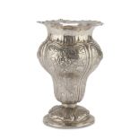 SILVER VASE, PUNCH MILAN 1922/1933 with baluster body, embossed with flowers and leaves. Measures